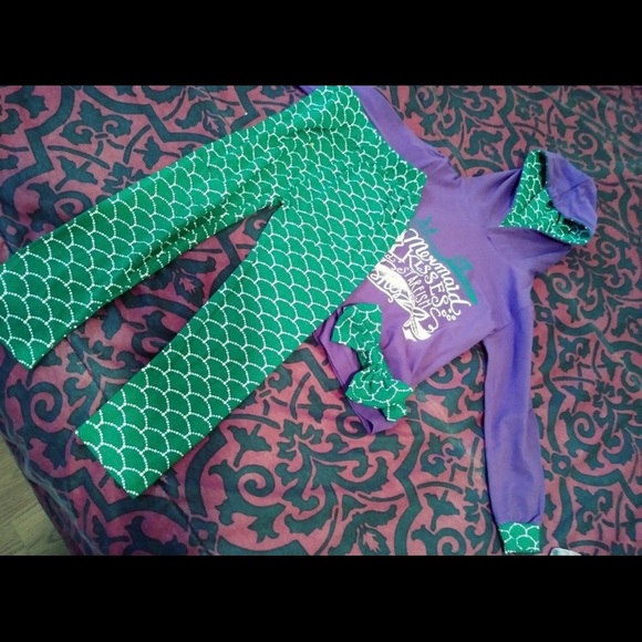 Mermaid Kisses and Starfish Wishes - Picture 2 of 2